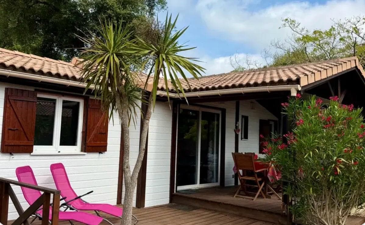 CHALET - Image 1